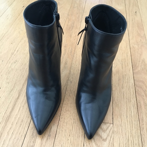 Stuart Weitzman Shoes - Stuart Weitzman Hitimes Boot